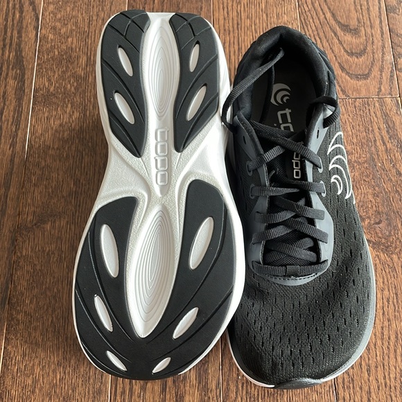 Practically new Topos Atmos size 7.5 - Picture 2 of 8